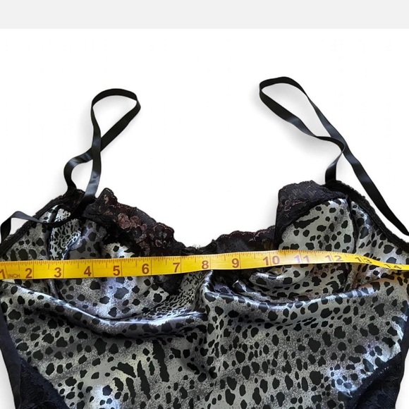 Elegant Black Lace Lingerie Bodysuit - Picture 6 of 6